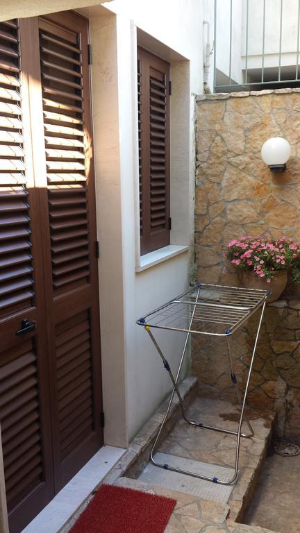 レッチェA Casa Di Marleyアパートメント エクステリア 写真