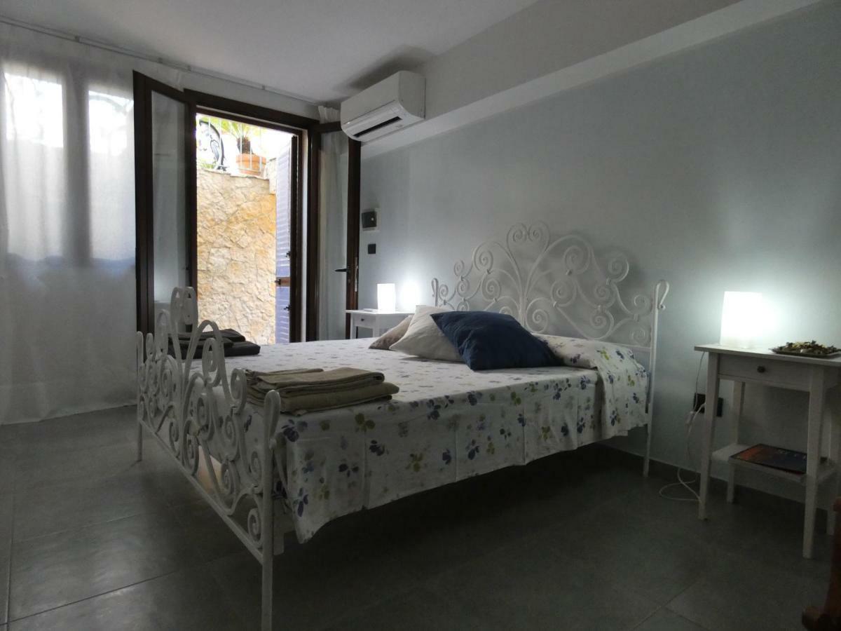 レッチェA Casa Di Marleyアパートメント エクステリア 写真